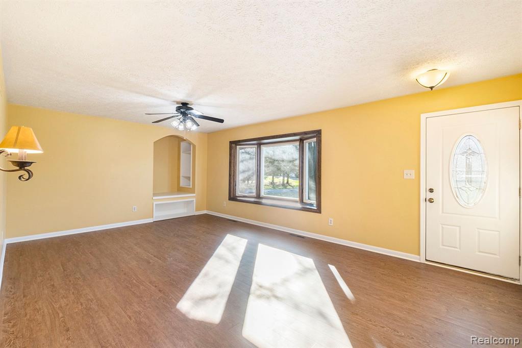 9170 ROBERT BURKE Drive, Brighton, MI 48116 — Photo 7