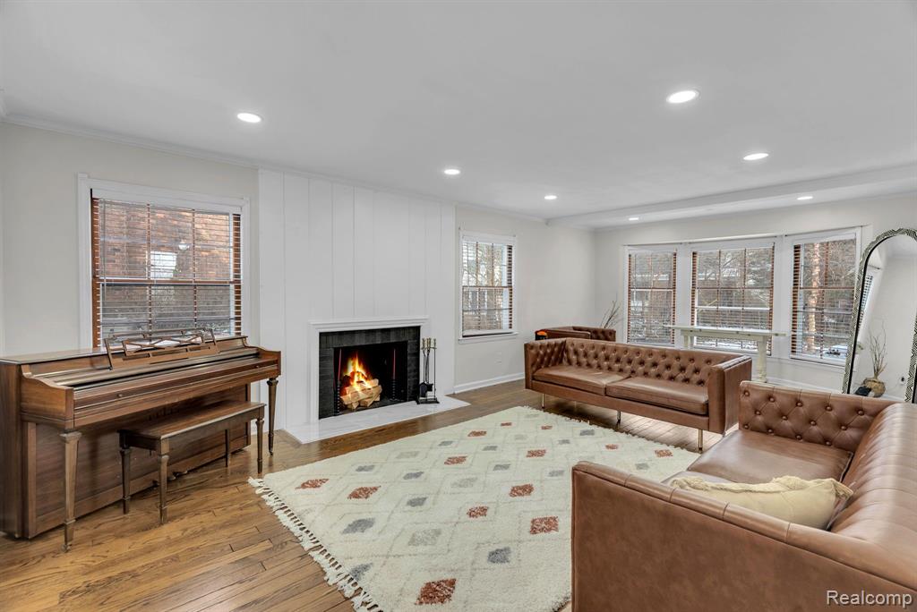6 CLINTON Lane, Dearborn, MI 48120 — Photo 4
