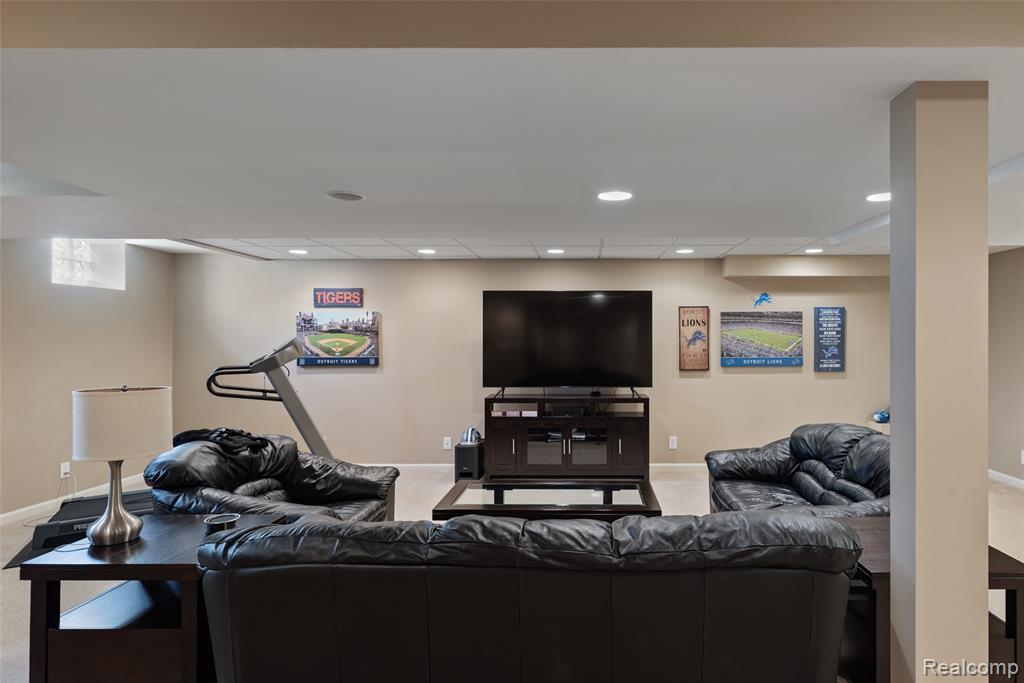 14109 Berryknoll Drive, Utica, MI 48315 — Photo 34