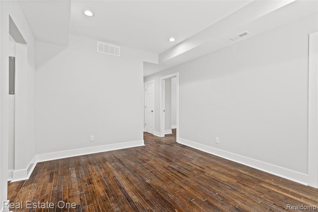 2282 Belvidere Street, Detroit, MI 48214 — Photo 5