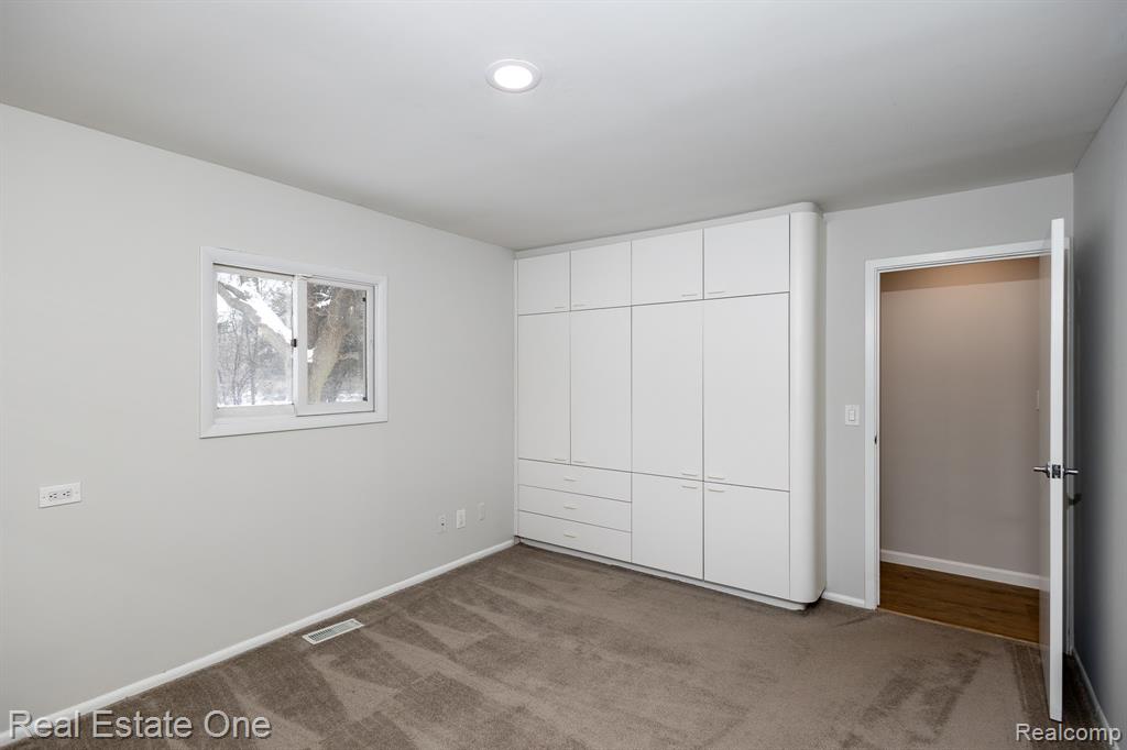 6407 Buxton Court, West Bloomfield, MI — Photo 30