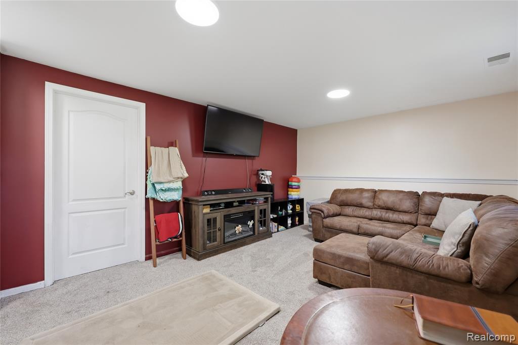 5069 Warmbriar Drive, White Lake, MI 48383 — Photo 22