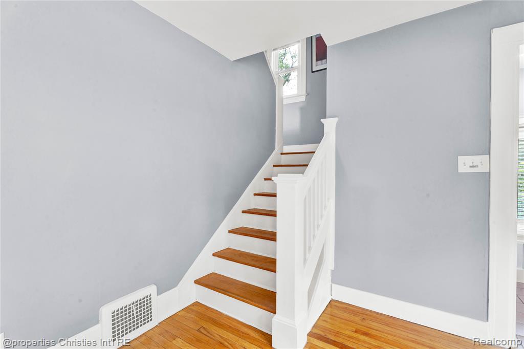 813 Catalpa Drive, Royal Oak, MI 48067 — Photo 14