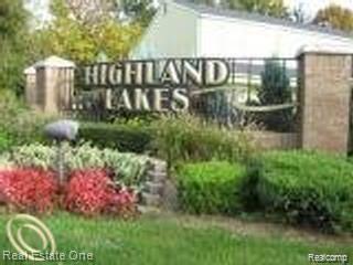 19724 DEARBORN Court, Northville, MI 48167 — Photo 15