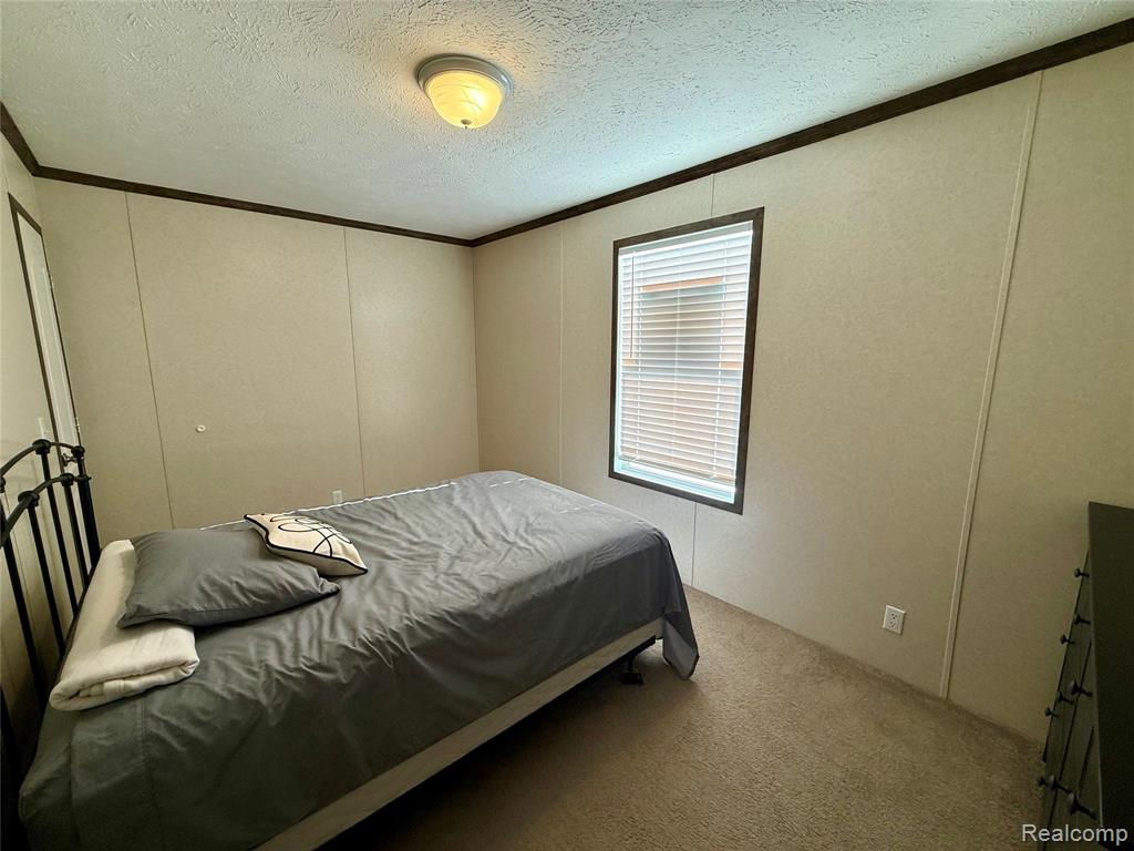 186 Oak Ave, Highland, MI — Photo 8