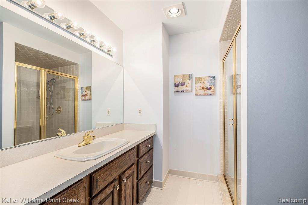 47158 Hunters Chase Drive, Macomb, MI 48042 — Photo 9