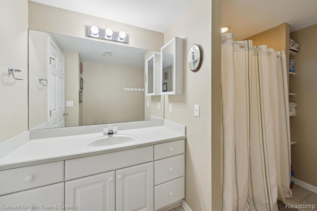 769 SADDLE CLUB Lane, Howell, MI 48843 — Photo 42