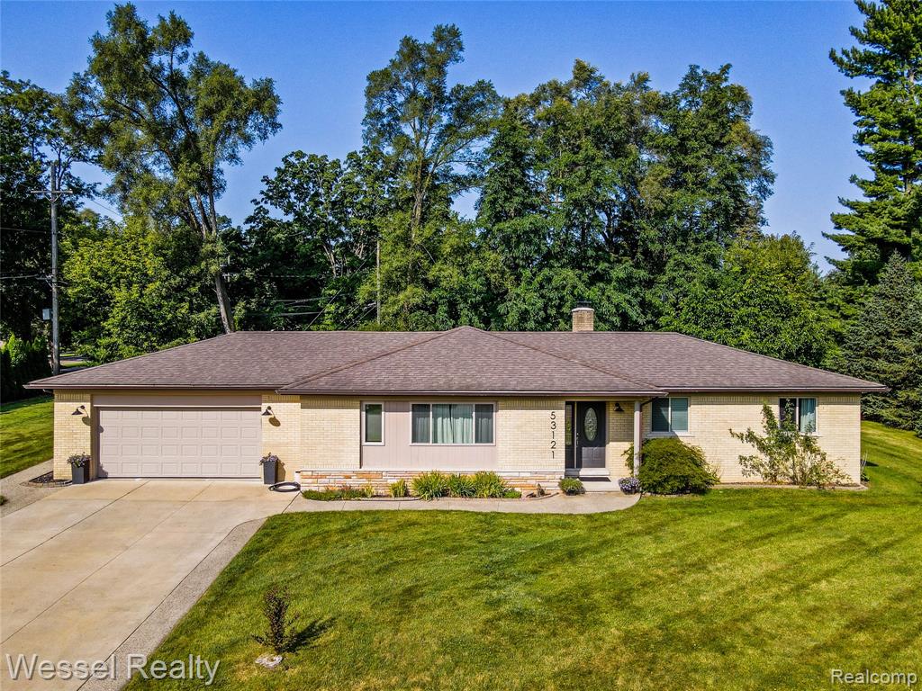 53121 Franklin Drive, Shelby Twp, MI 48316 — front exterior