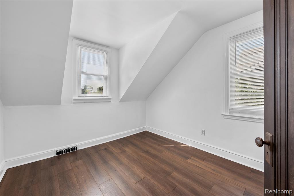1629 E Elza Avenue, Hazel Park, MI 48030 — Photo 28