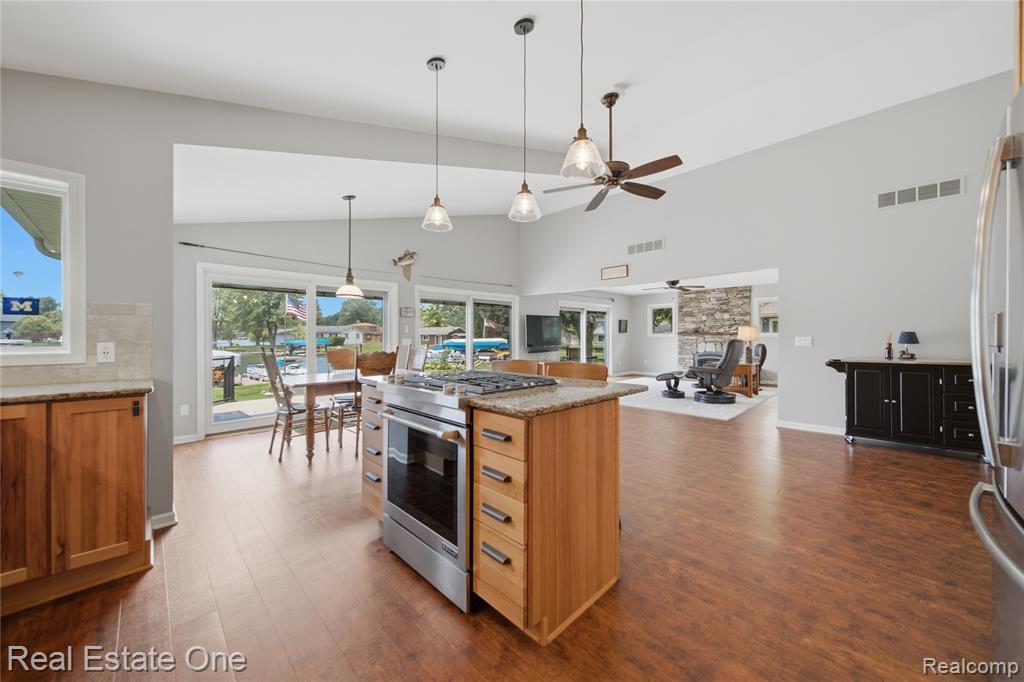 2939 Tamarack Lake Drive, Pinckney, MI 48169 — Photo 24