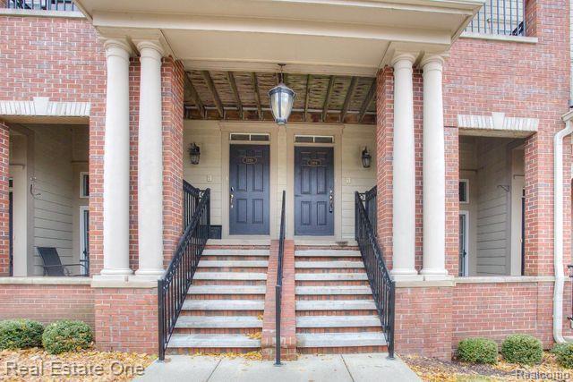 3986 Forester Boulevard, Auburn Hills, MI 48326 — Photo 2