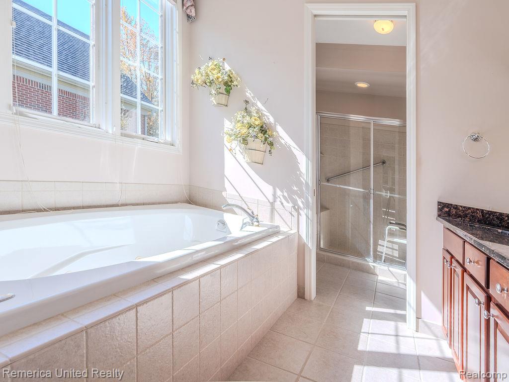 7429 Pine Vista Drive, Brighton, MI 48116 — Photo 35