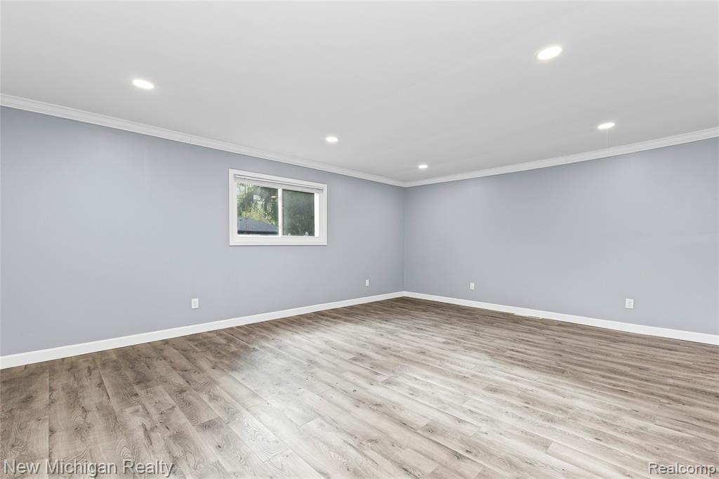 21901 Harding Street, Oak Park, MI 48237 — Photo 24