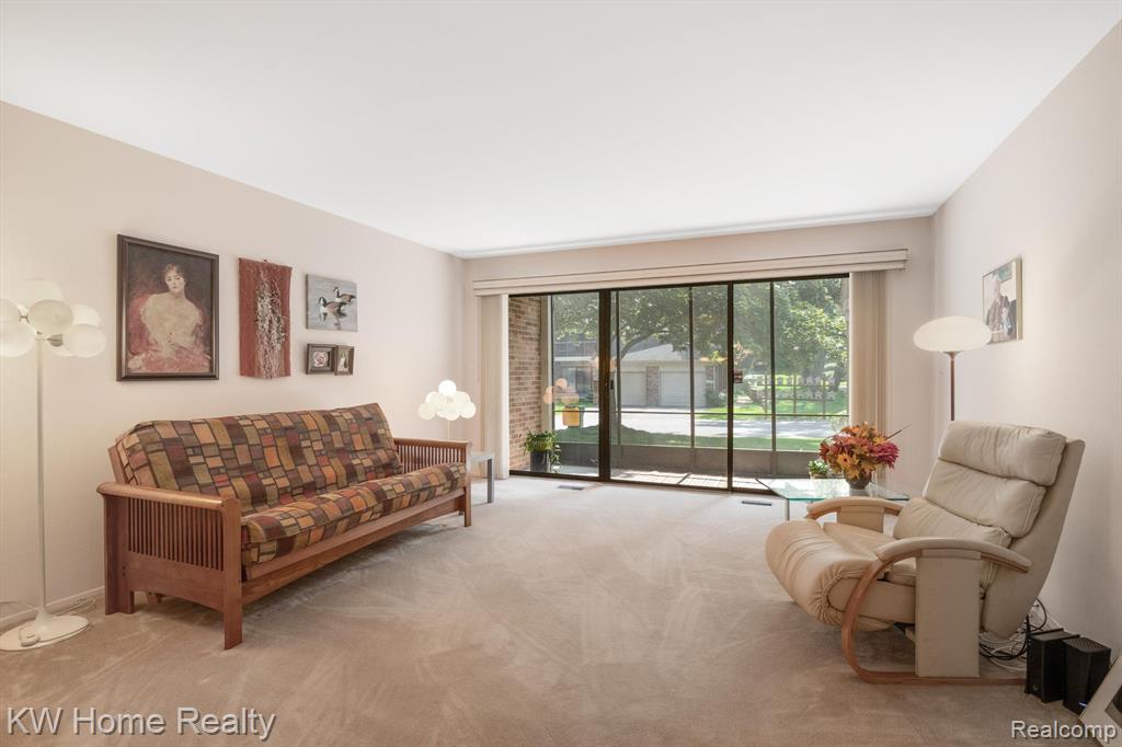 29691 Pine Ridge Circle, Farmington Hills, MI 48331 — Photo 12