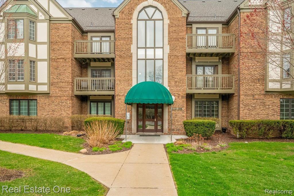 775 DEER Court, Plymouth, MI 48170 — Photo 2