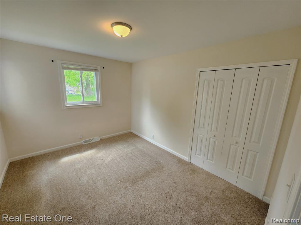 1574 E Woodruff Avenue, Hazel Park, MI 48030 — Photo 25