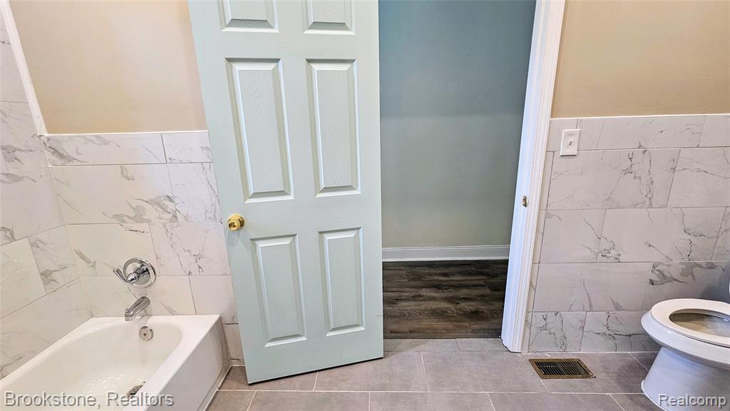 2520 Seyburn Street, Detroit, MI 48214 — Photo 17