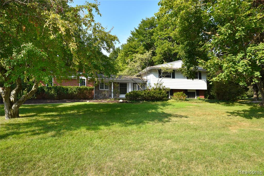 872 Dursley Road, Bloomfield Hills, MI 48304