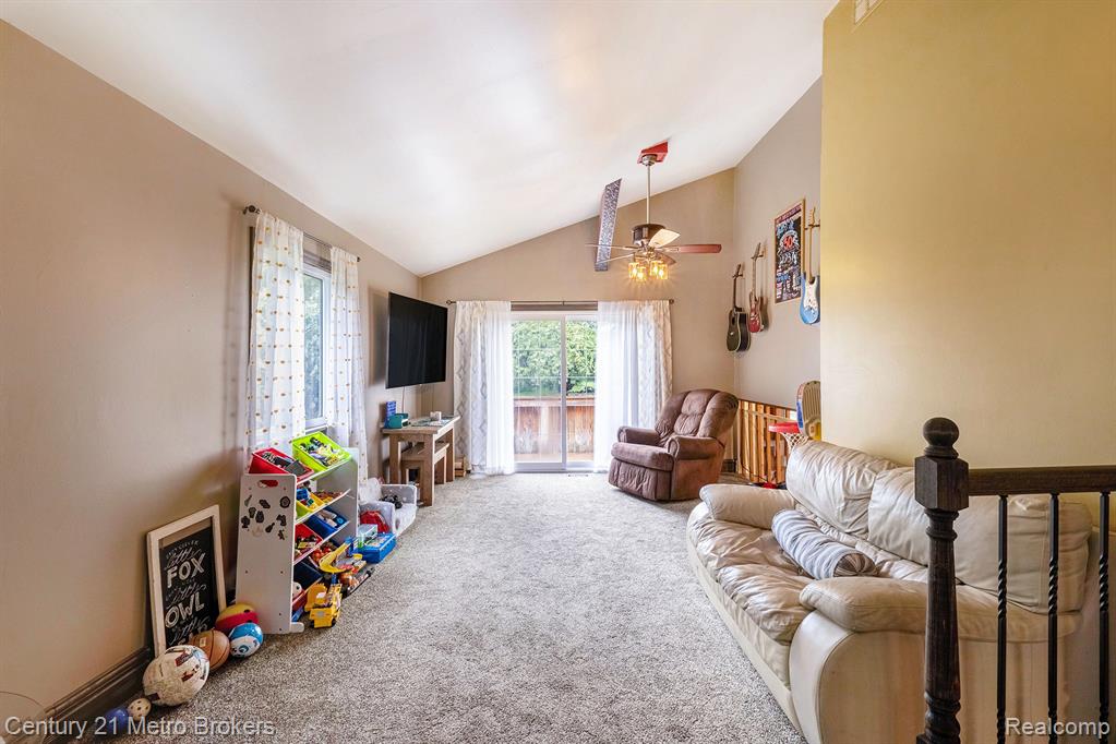6428 W Court Street, Flint, MI 48532 — Photo 5