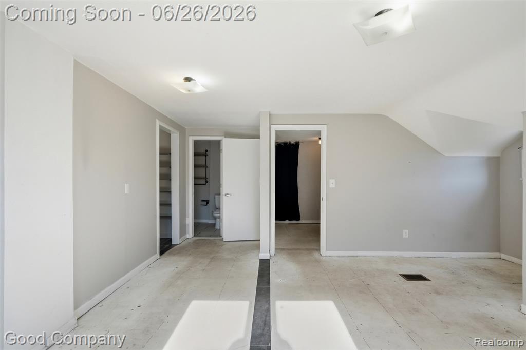 520 E Muir Avenue, Hazel Park, MI 48030 — Photo 24