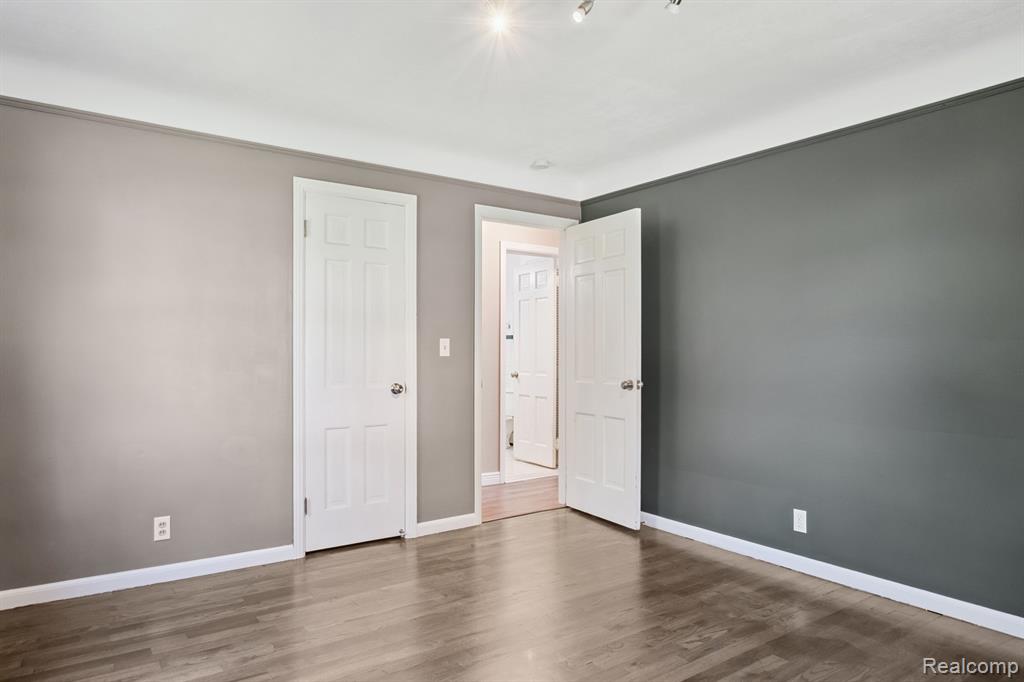 2235 Maddy Lane, Keego Harbor, MI 48320 — Photo 11