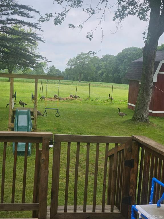 6359 E Bristol Road, Burton, MI 48519 — Photo 32