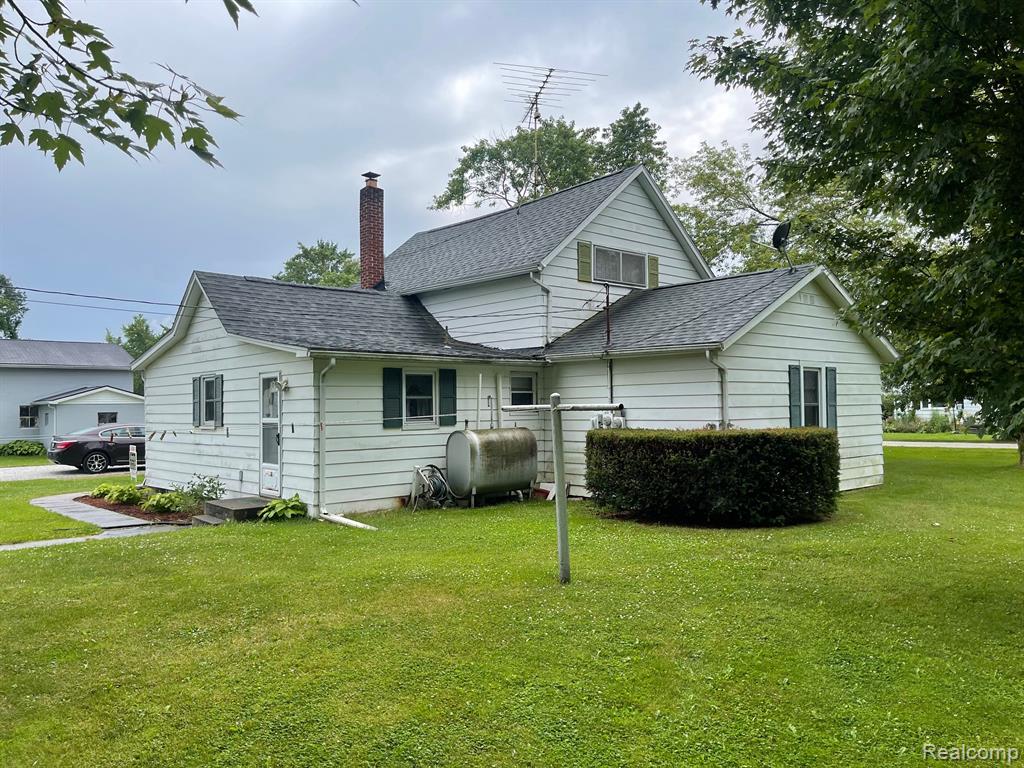 8040 Third, Avoca, MI 48006 — Photo 5
