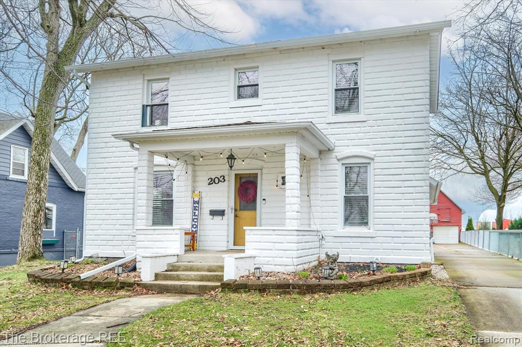 203 Sawyer Street, Grand Blanc, MI 48439 — Photo 2
