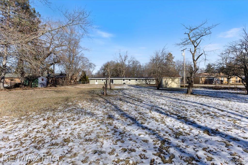 532 NICHOLS Road, Auburn Hills, MI 48326 — Photo 6