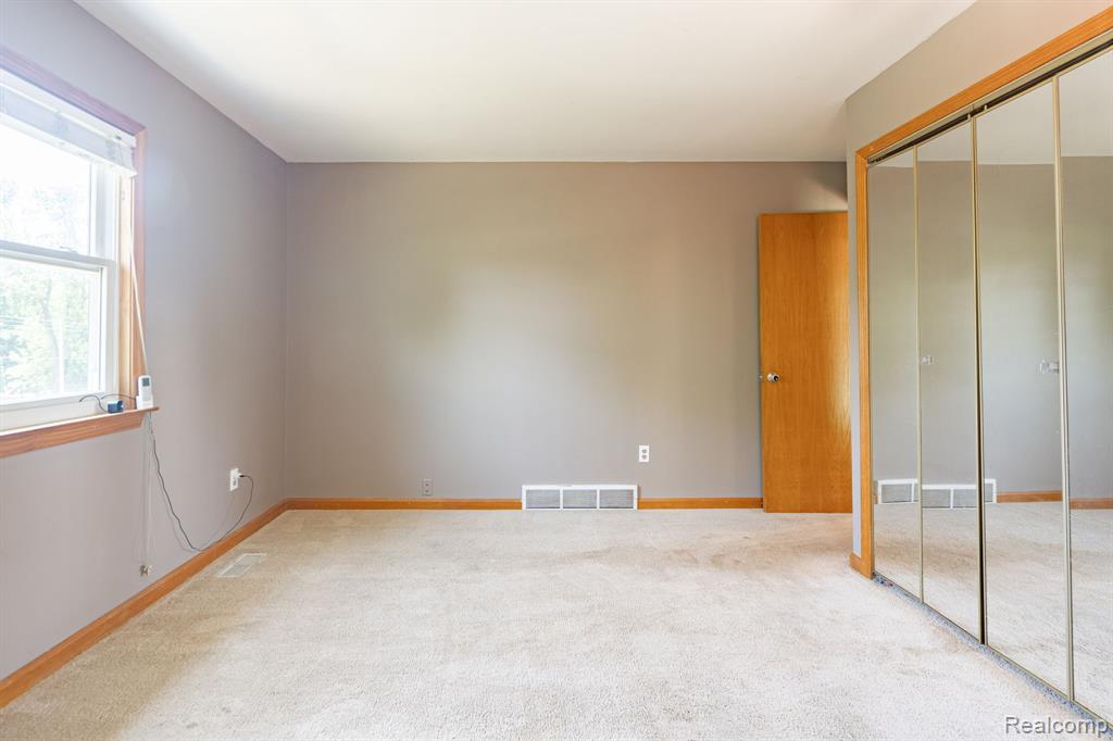 4069 Loch Drive, Highland, MI — Photo 12