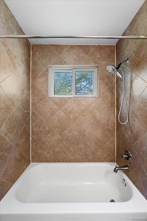 26061 Cameo Court, Madison Heights, MI 48071 — Photo 33