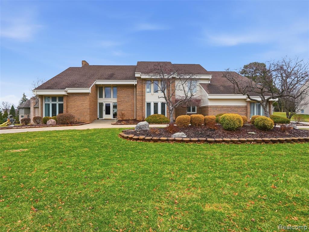 3827 Manchester Court, Bloomfield Hills, MI 48302 — Photo 2