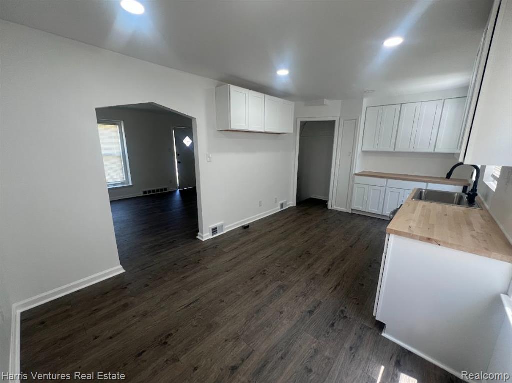 22144 Moross Road, Grosse Pointe, MI 48236 — Photo 10