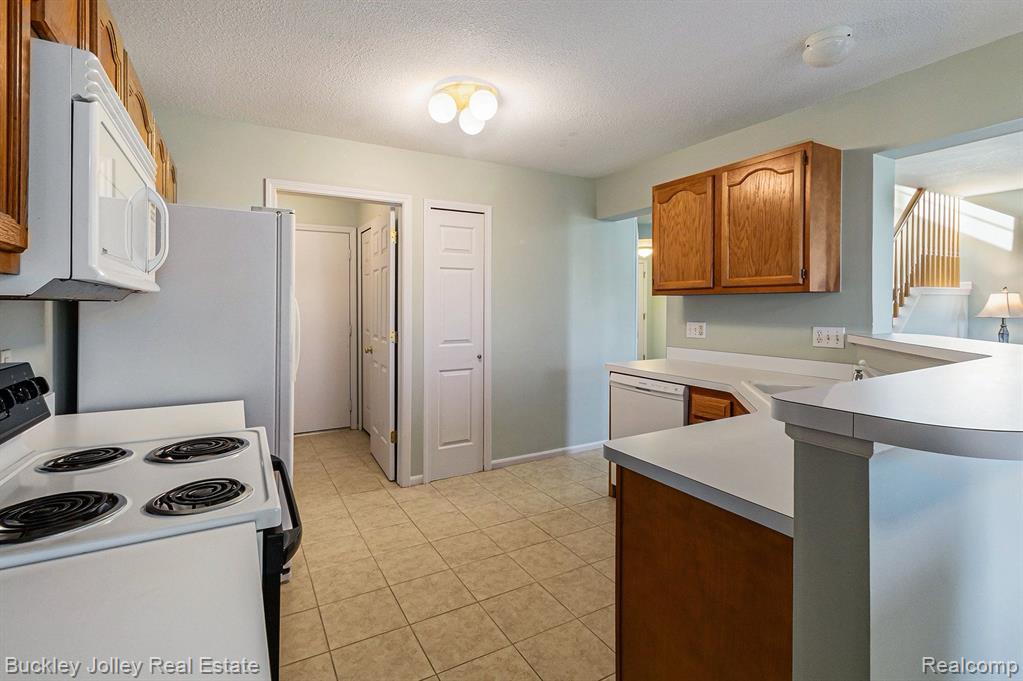 4419 WILLOW VIEW Court, Howell, MI 48843 — Photo 18