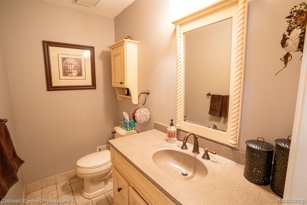 8177 FAWN VALLEY Drive, Clarkston, MI 48348 — Photo 13