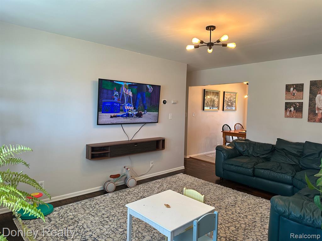 641 Coutant Street, Flushing, MI 48433 — Photo 9