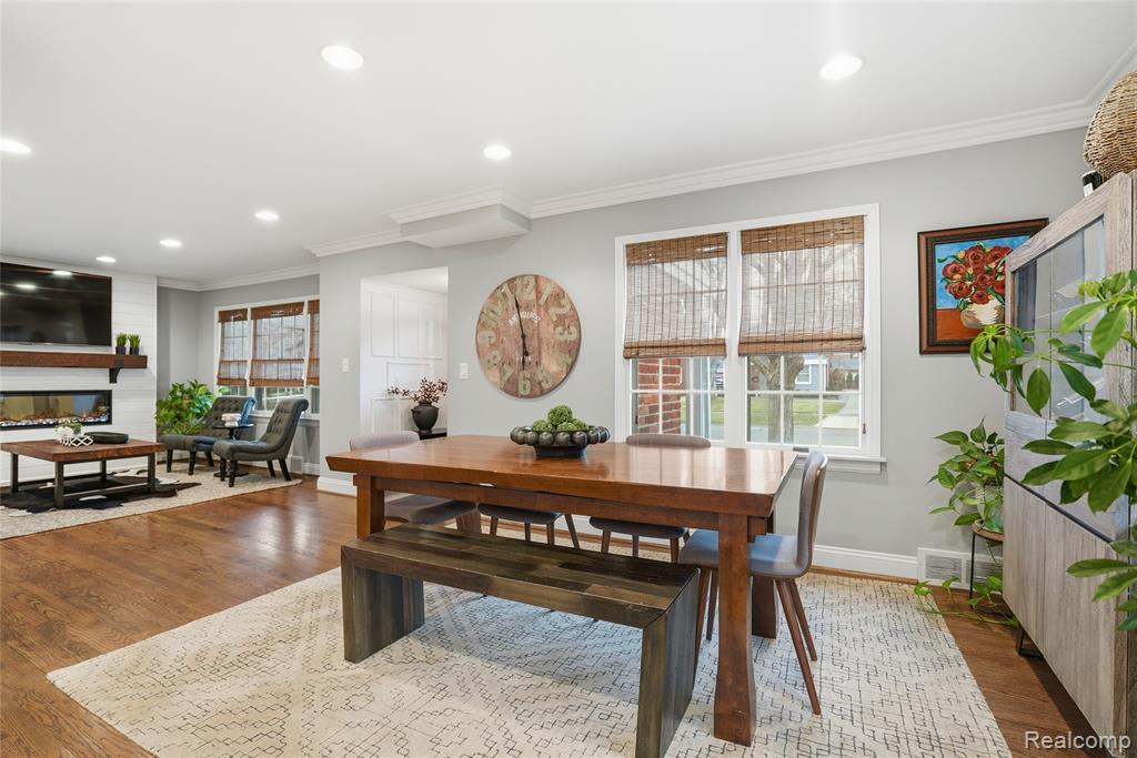 373 Hillcrest Avenue, Grosse Pointe Farms, MI 48236 — Photo 16