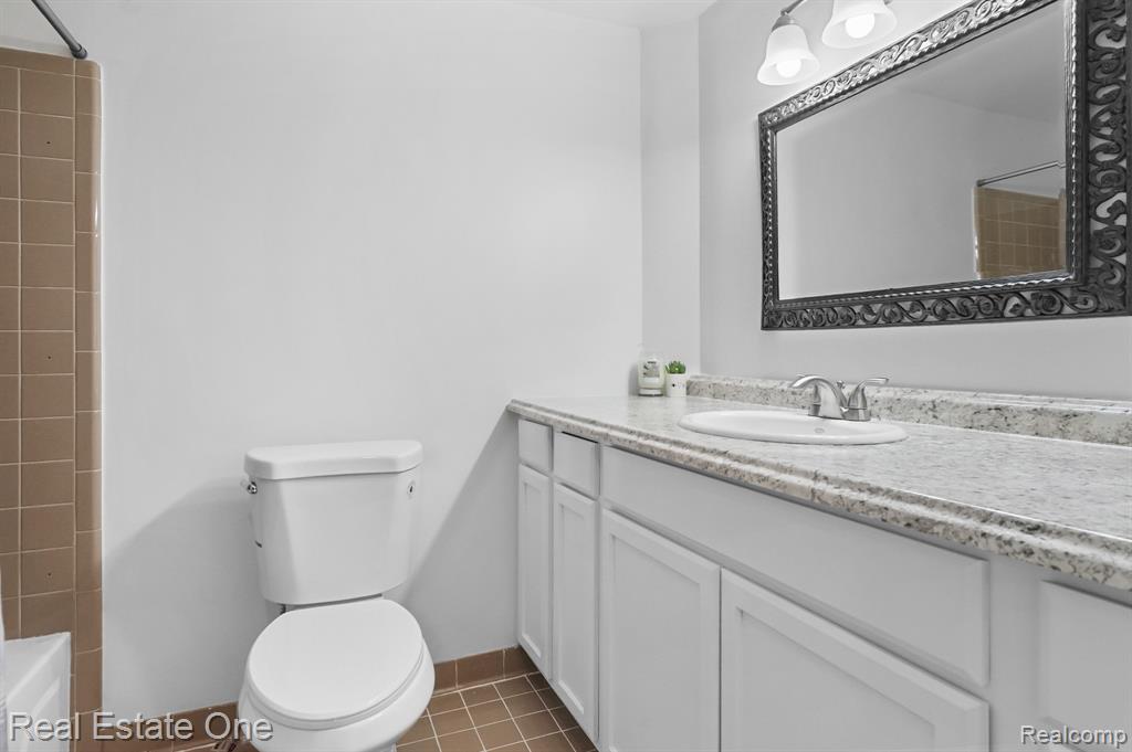6770 John R Road, Troy, MI 48085 — Photo 10