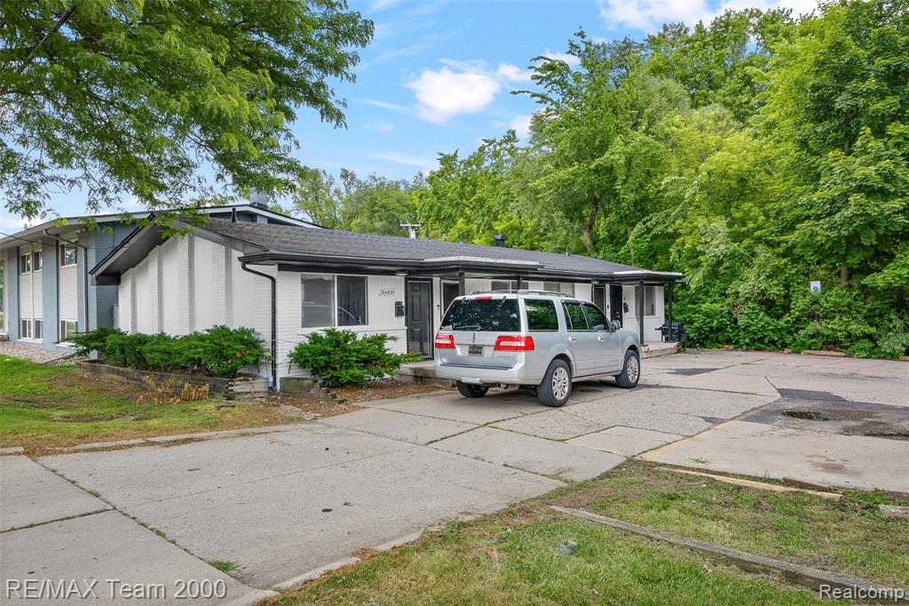 24821 5 Mile Road, Redford, MI 48239 — Photo 12