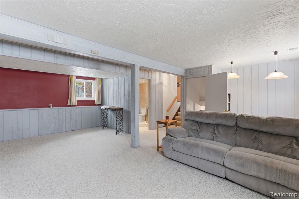 724 W Oxhill Drive, White Lake, MI — Photo 24