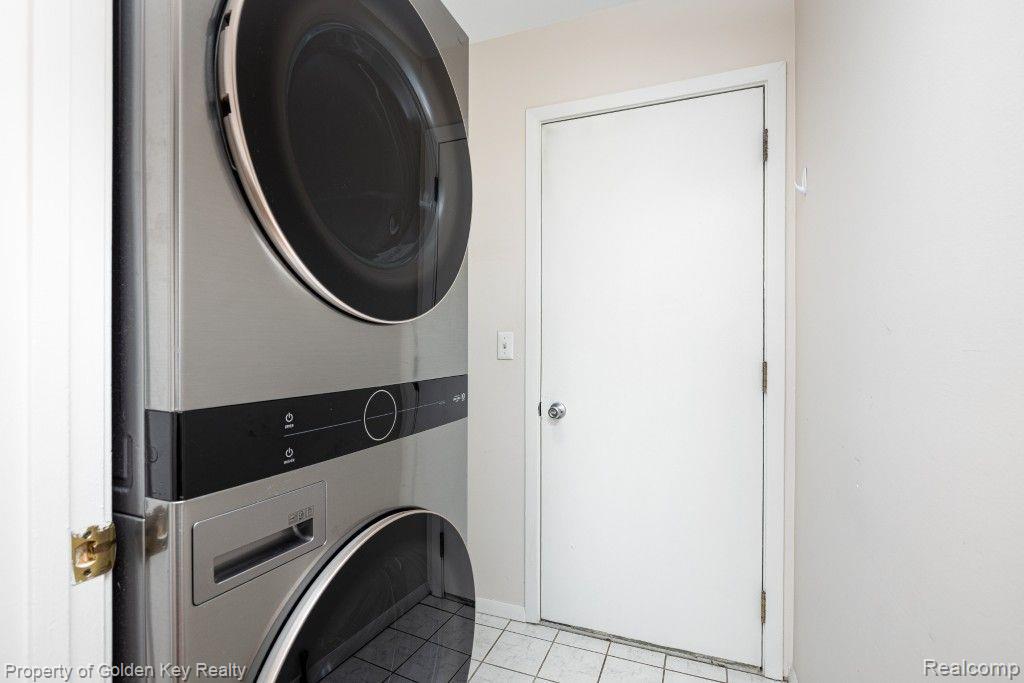 573 WINWOOD, Unit 34, Walled Lake, MI 48390 — Photo 10