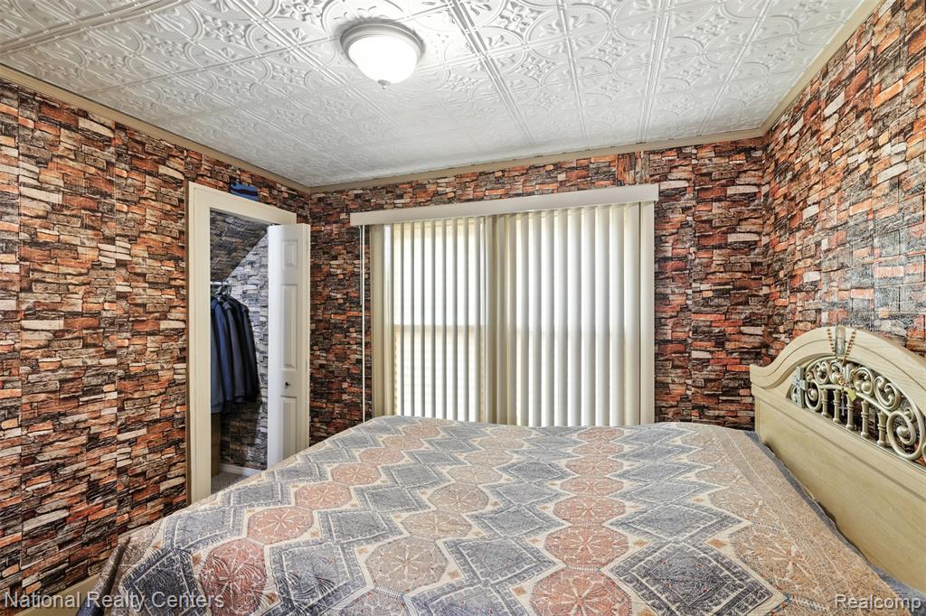1041 Adeline Street, Highland Park, MI 48203 — Photo 16