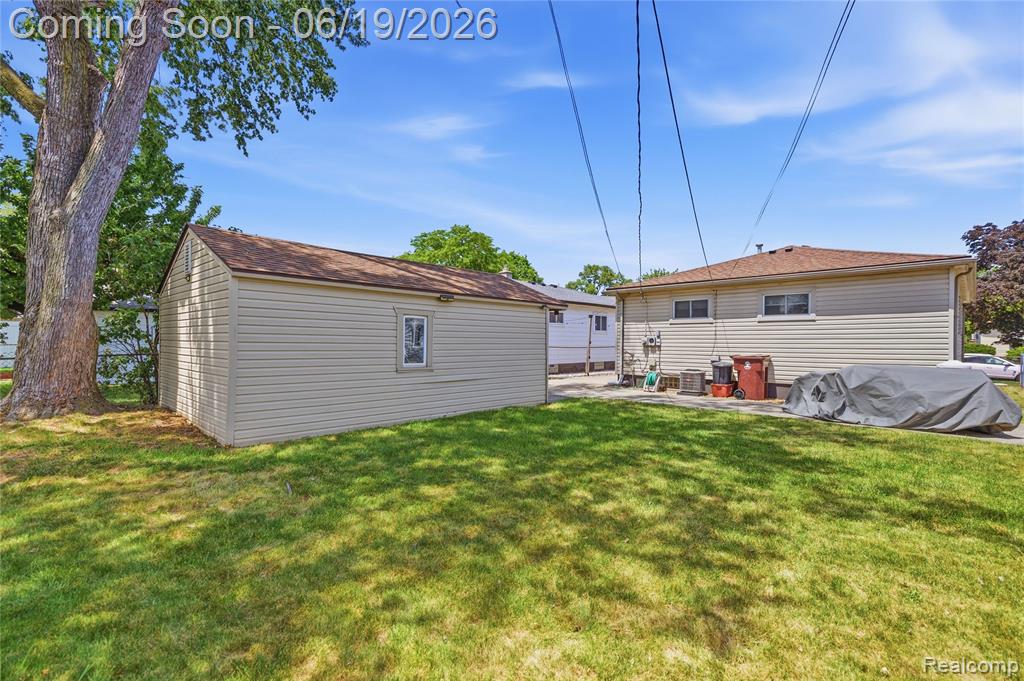 7228 Sterling Street, Center Line, MI 48015 — Photo 28