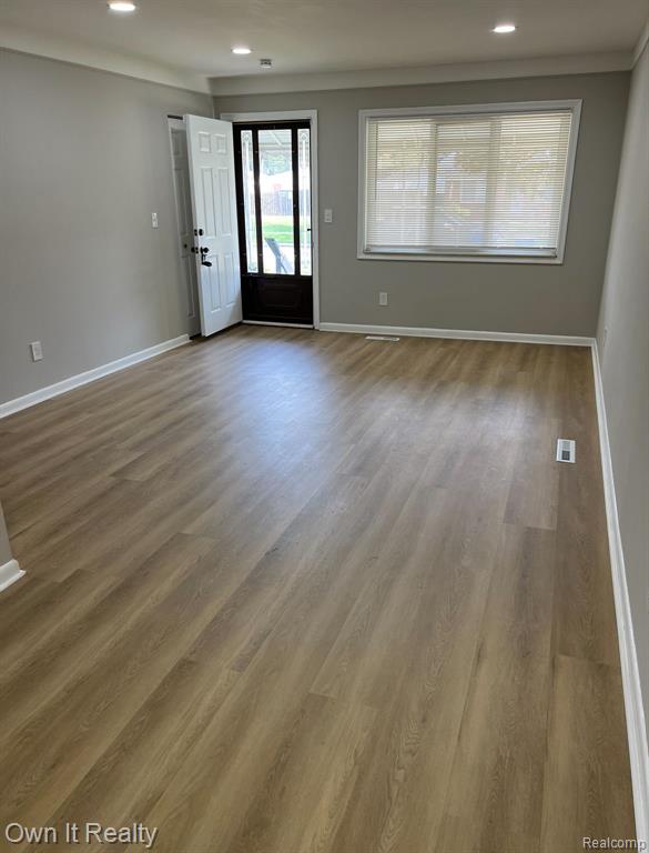 4976 BEDFORD Street, Dearborn Heights, MI 48125 — Photo 3
