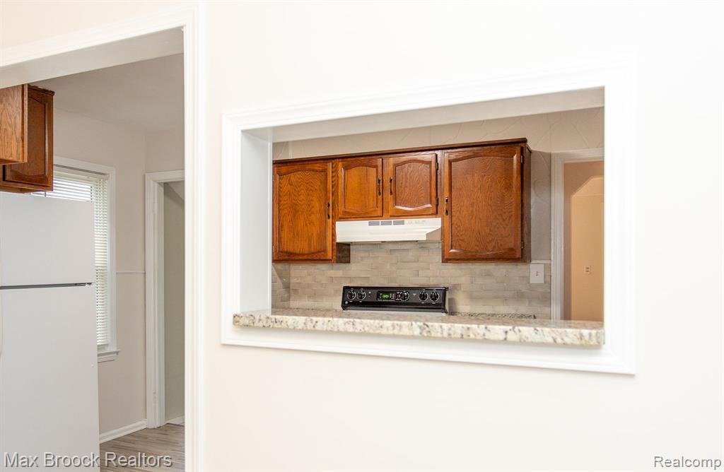 506 AMELIA Avenue, Royal Oak, MI 48073 — Photo 10