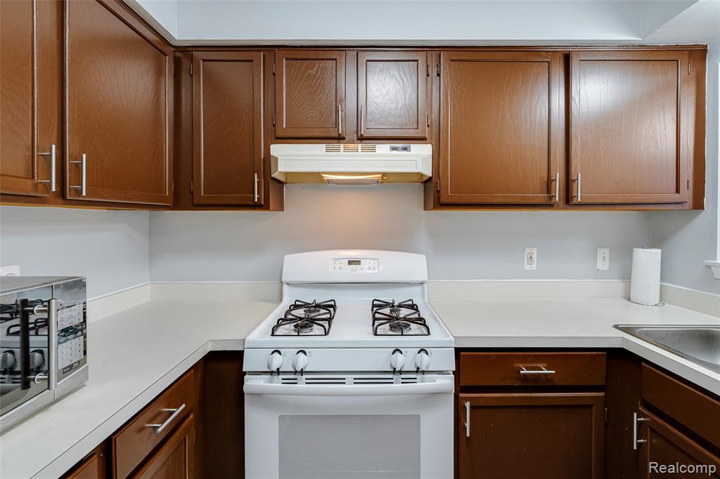 7783 Princeton Court, 56, Westland, MI — Photo 20