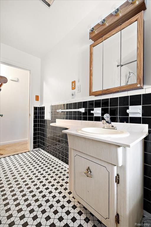 14001 Balfour Street, Oak Park, MI 48237 — Photo 21