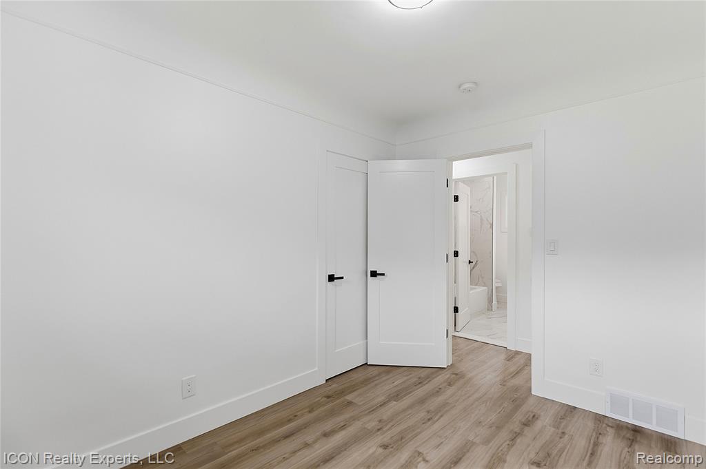 4901 Robert Street, Shelby Twp, MI 48316 — Photo 13