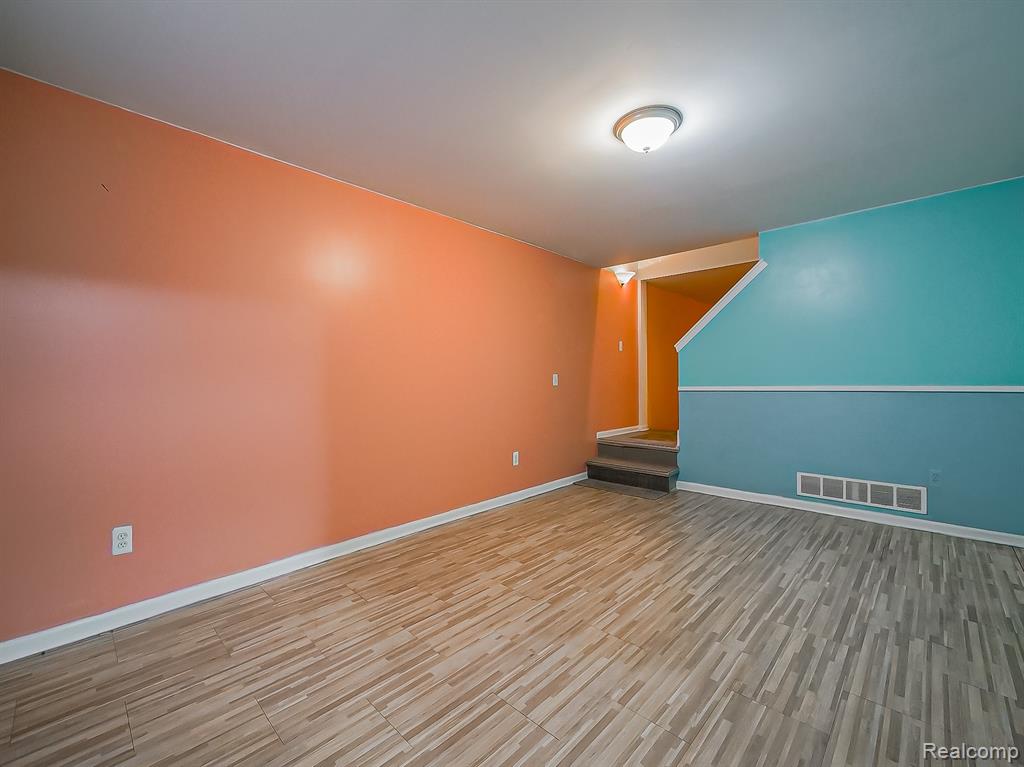 16513 Terrace Village Drive, Taylor, MI 48180 — Photo 11
