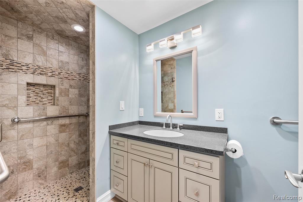436 Girard Avenue, Royal Oak, MI 48073 — Photo 30